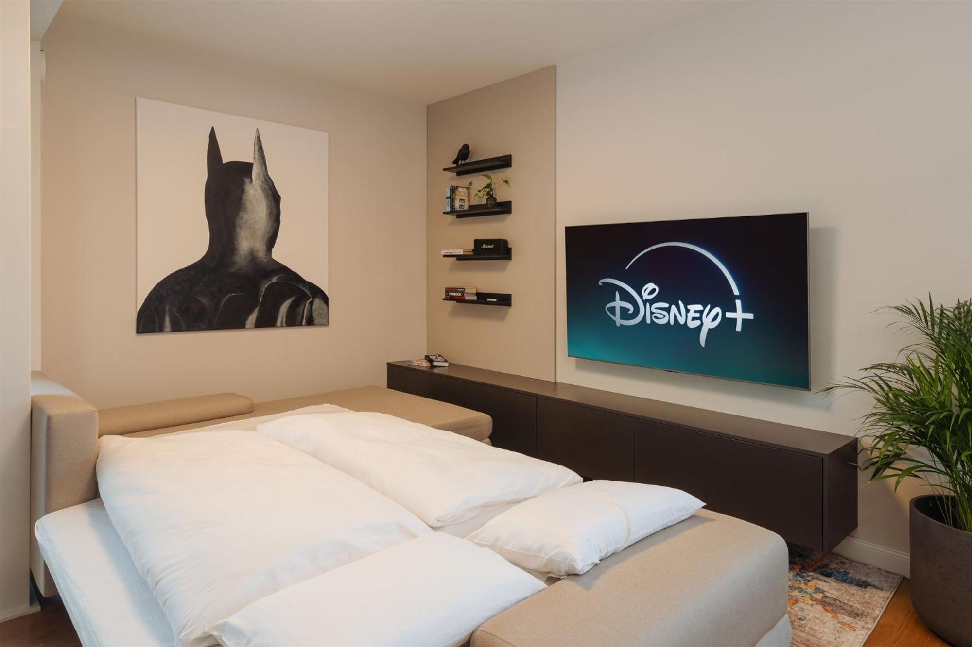 Luxury Sunny Home - Garage Parking, Metro, Balcony, Ps5 With Games Prague Ngoại thất bức ảnh