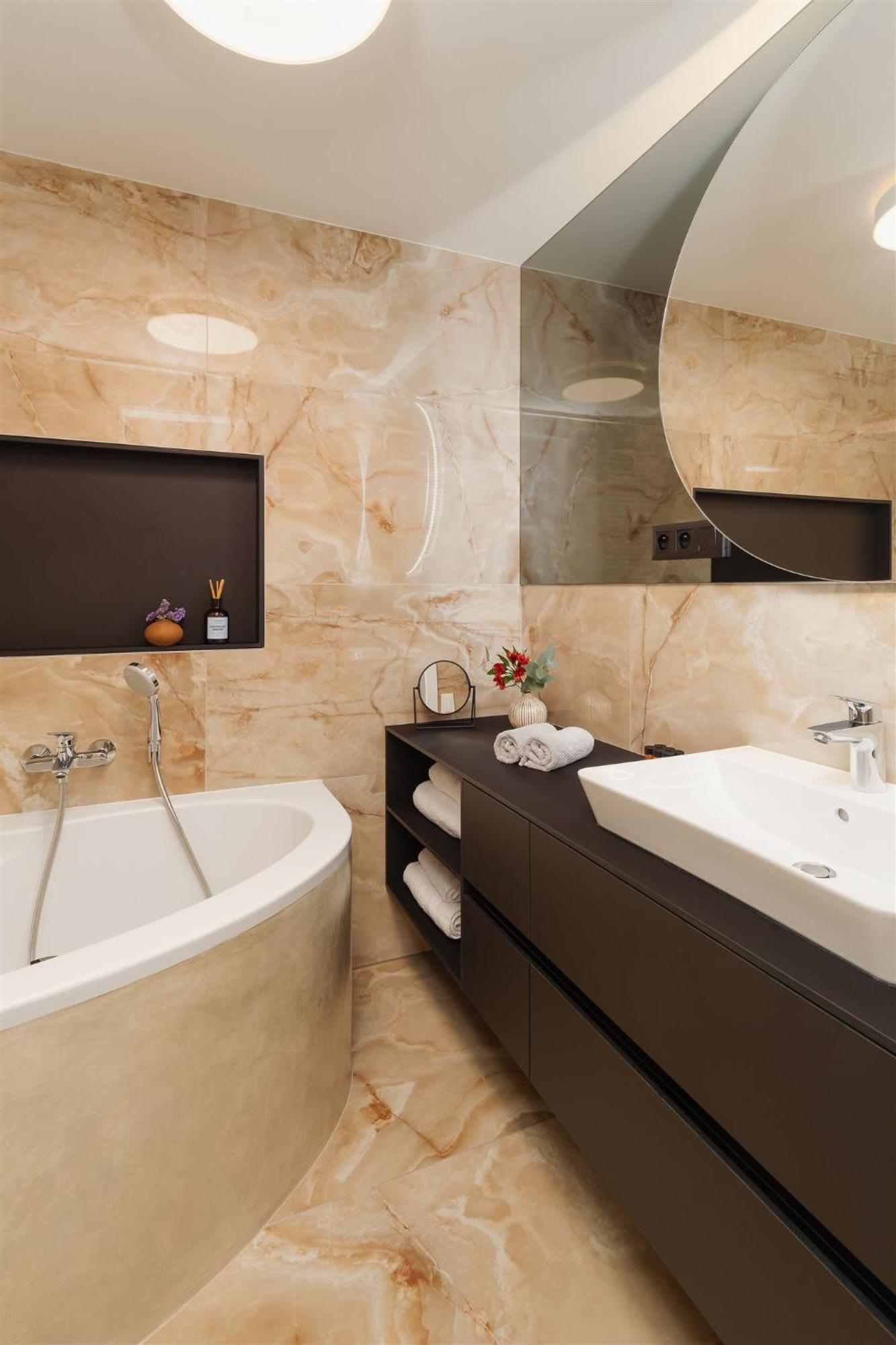 Luxury Sunny Home - Garage Parking, Metro, Balcony, Ps5 With Games Prague Ngoại thất bức ảnh